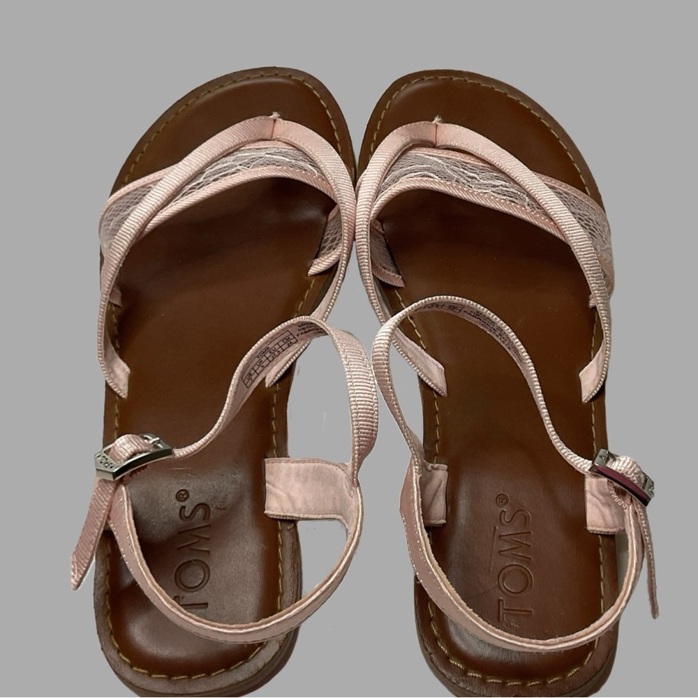 Tom’s Petal Pink Lace Lexie Sandals 7 Wide Grosgrain Ankle Strap Thong Women’s